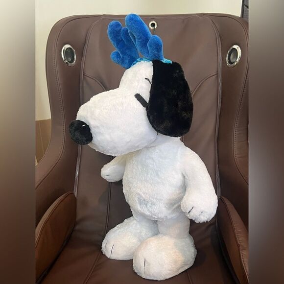 Peanuts Snoopy Large Holiday Greeter Plush free standing - Picture 5 of 8